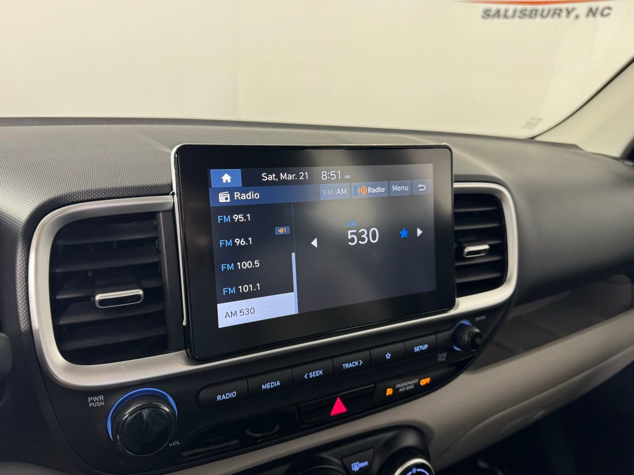 Used 2025 Hyundai Venue SEL image 14