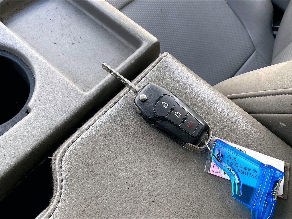 Used 2019 Ford F550 4x4 Regular Cab Super Duty image 21