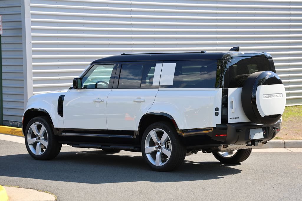 New 2026 Land Rover Defender 130 X-Dynamic SE AWD/4WD image 2