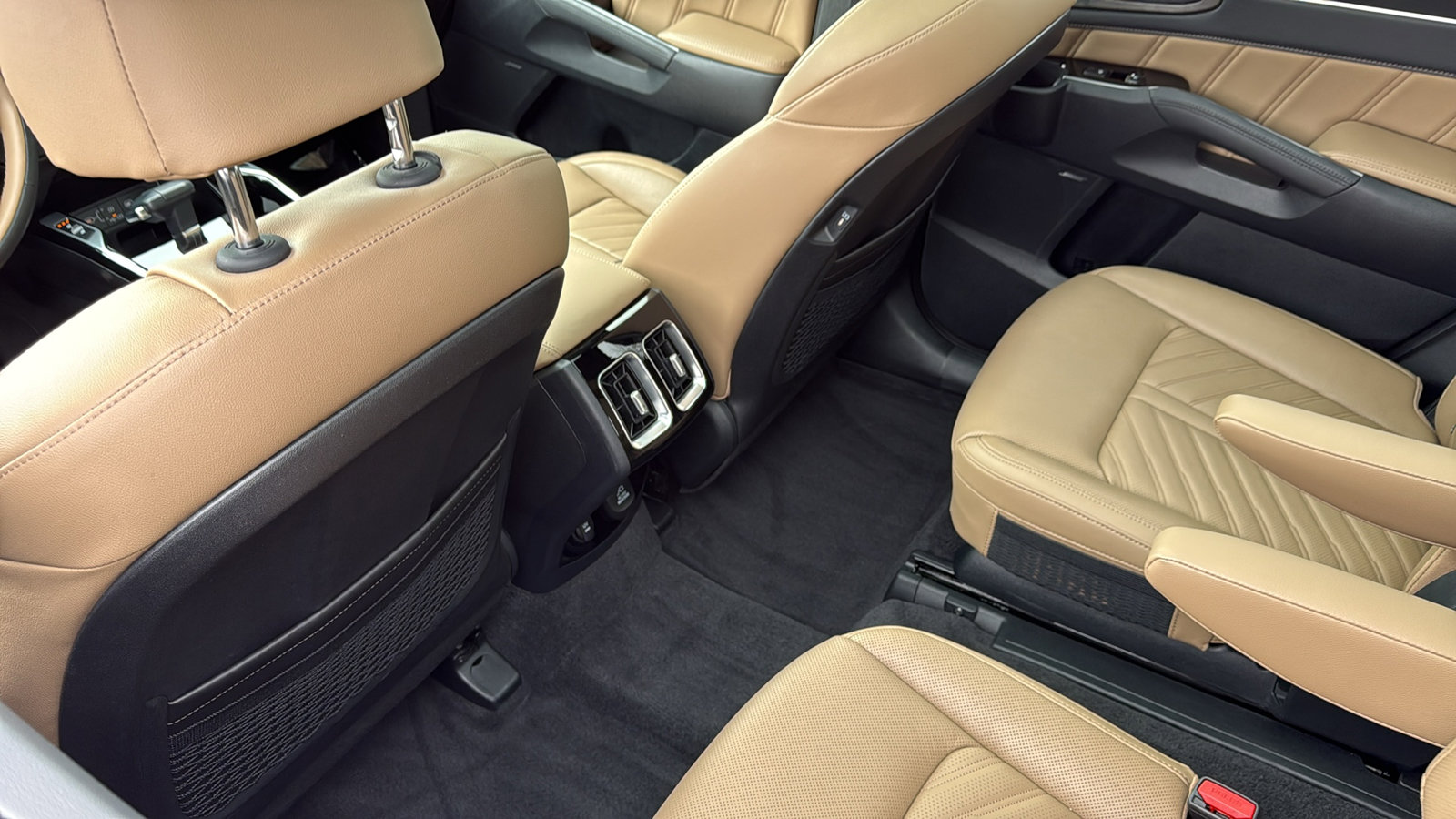 Used 2024 Kia Sorento SX Prestige w/ Olive Brown Leather Package image 31