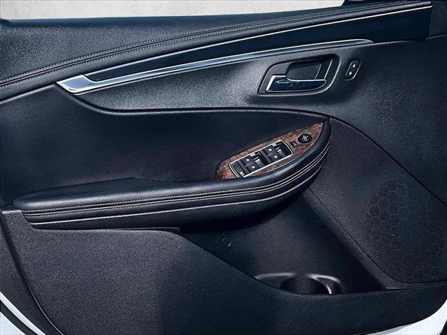 Used 2015 Chevrolet Impala LT w/ Convenience Package FWD image 17