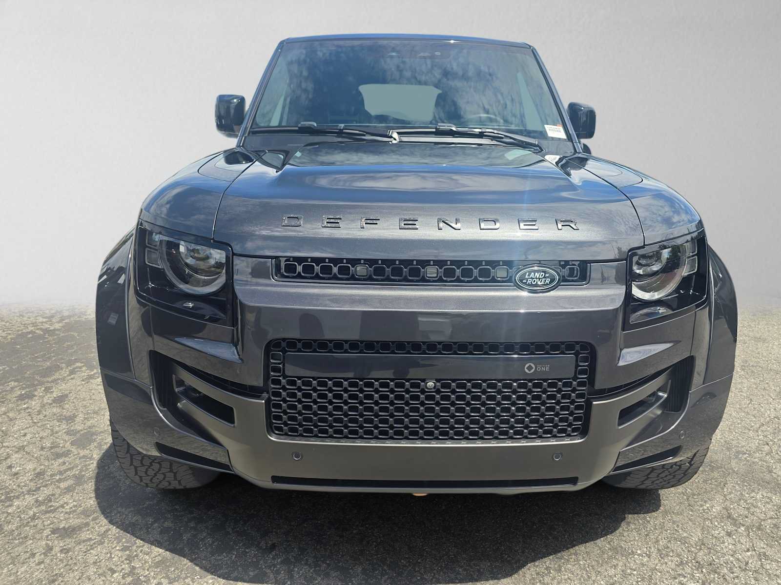 Used 2025 Land Rover Defender 110 AWD/4WD image 8