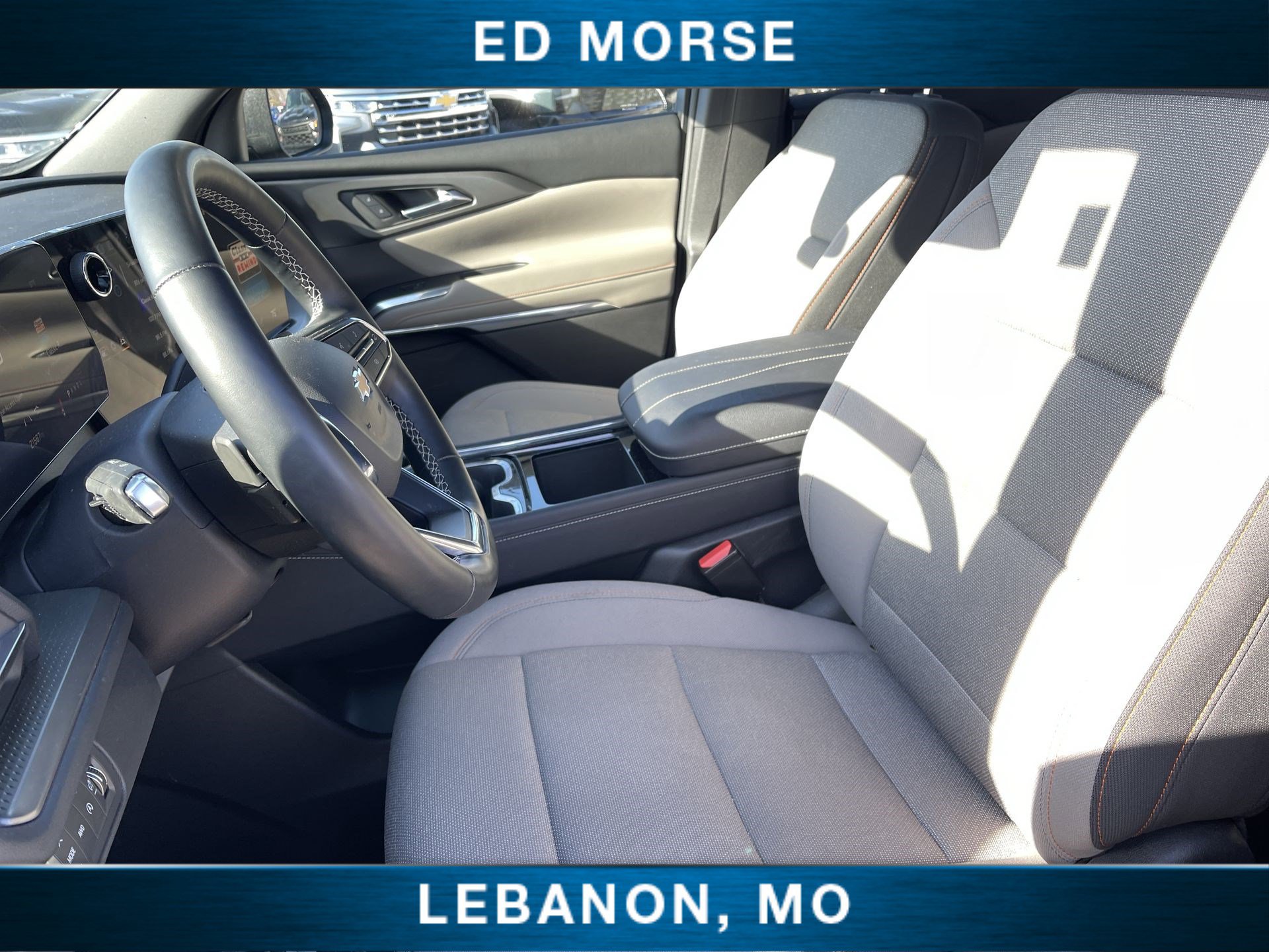 Used 2025 Chevrolet Traverse LT image 18