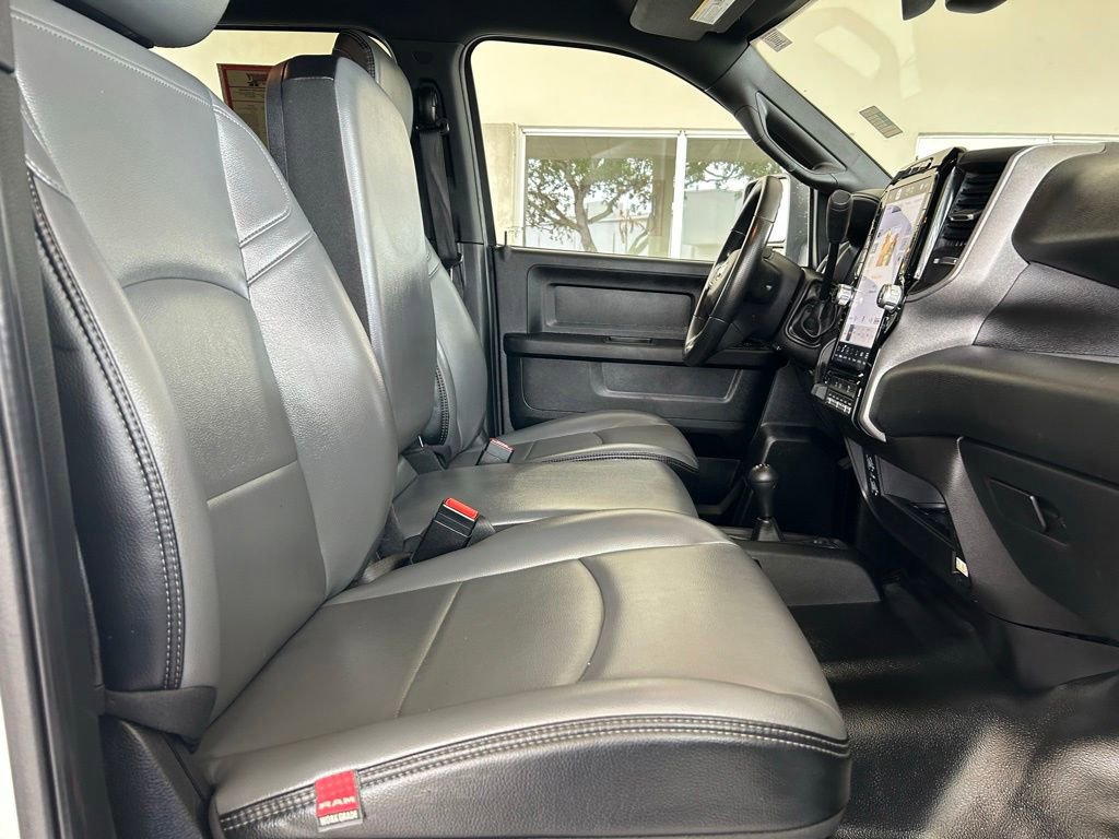 Used 2024 RAM 3500 Tradesman w/ Chrome Appearance Group AWD/4WD image 24