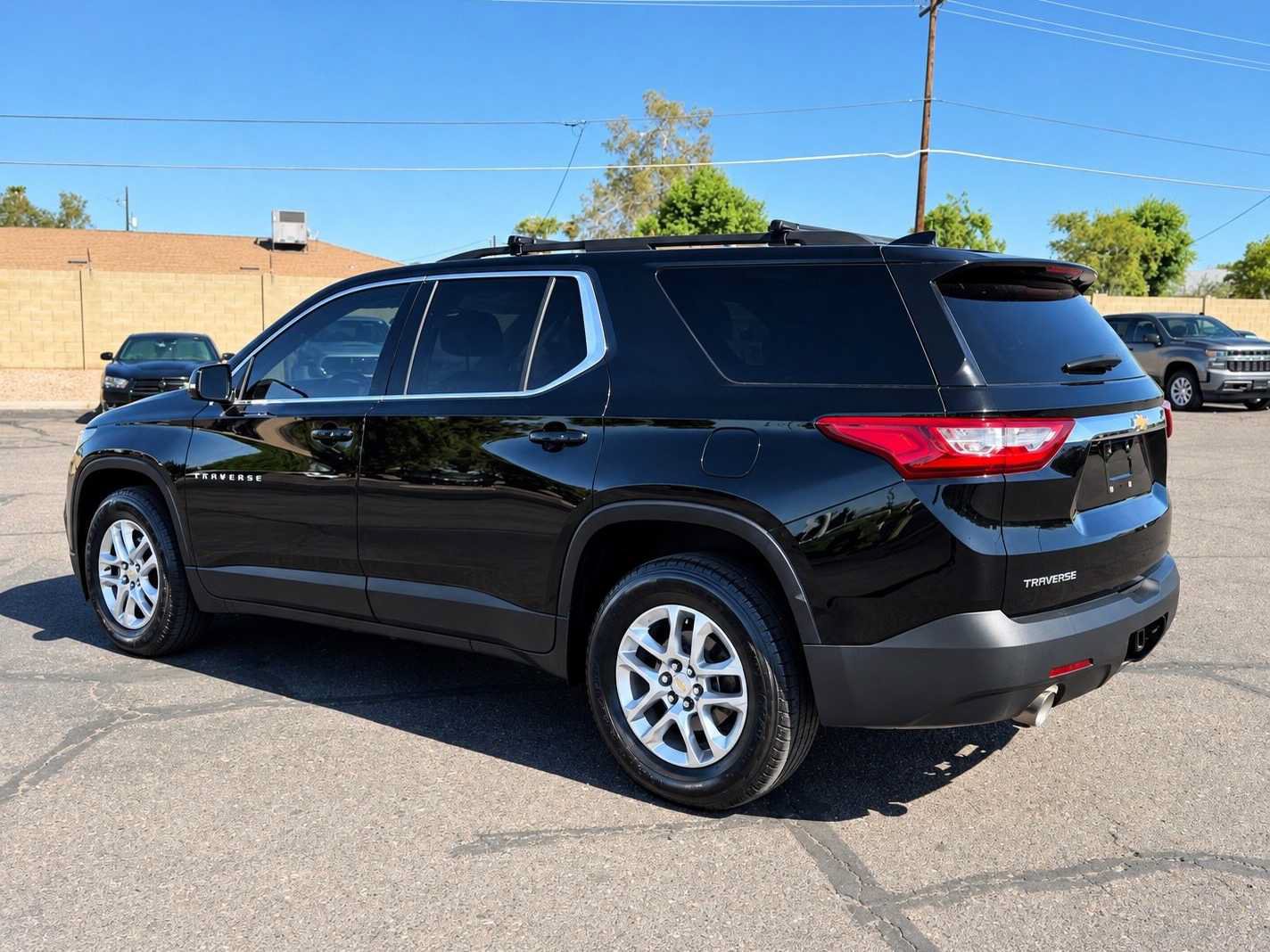 Used 2019 Chevrolet Traverse LT FWD image 4