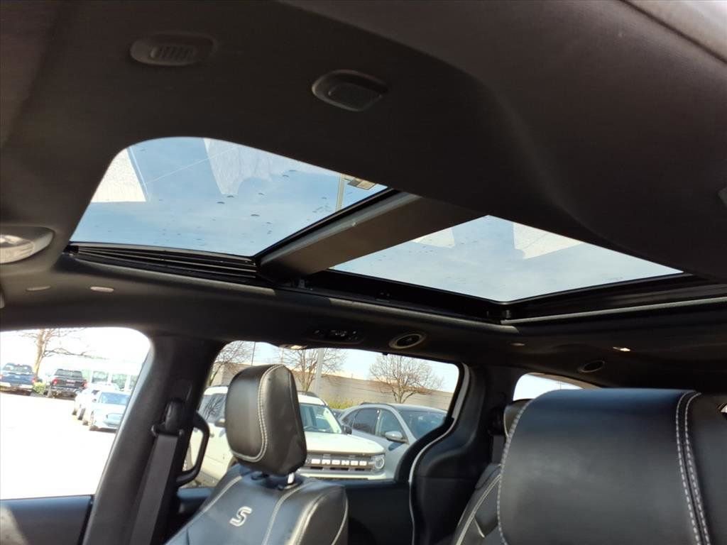 Used 2024 Chrysler Pacifica Touring-L w/ S Appearance Package image 11