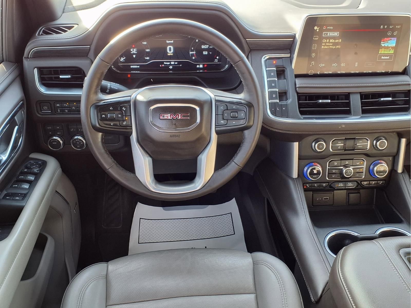 Used 2022 GMC Yukon SLT w/ SLT Premium Package image 2