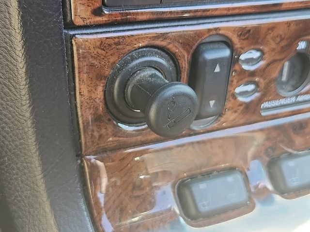 Used 2003 Ford Thunderbird RWD image 17