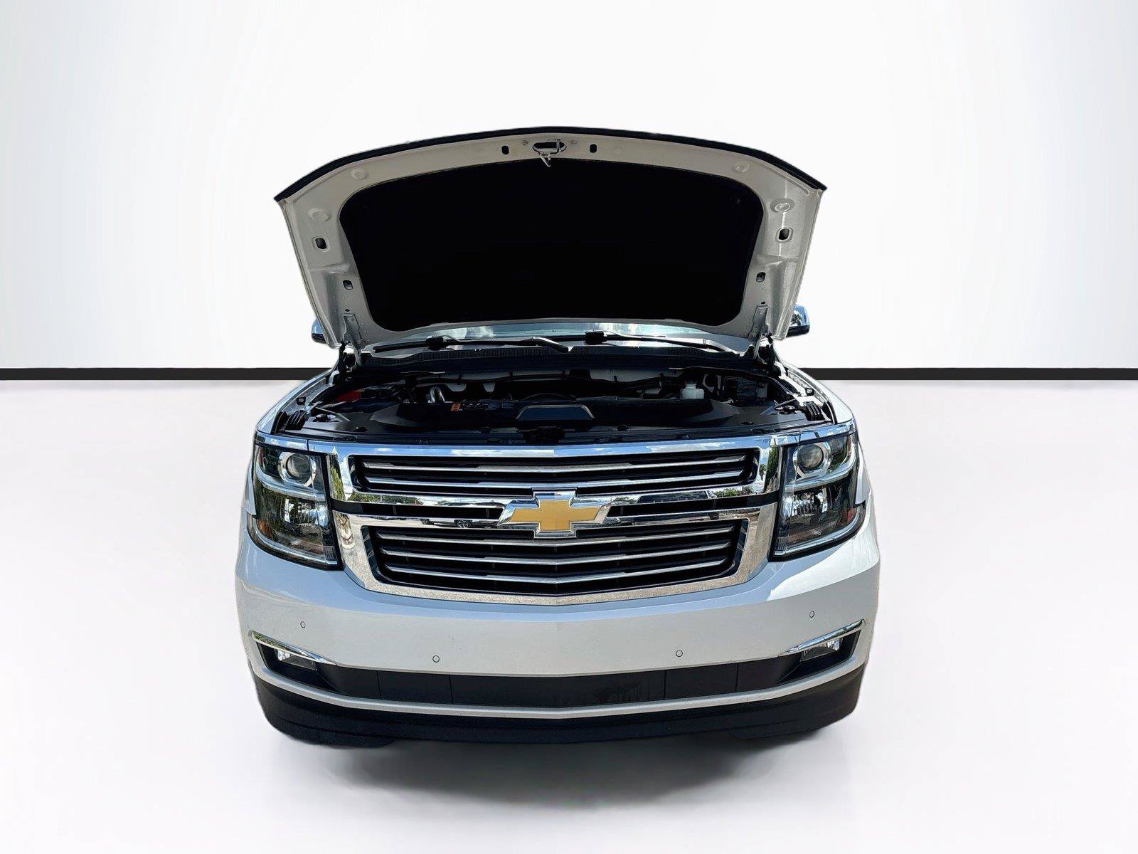 Used 2019 Chevrolet Suburban Premier w/ Premier Plus Edition AWD/4WD image 35