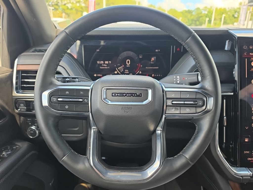 Used 2025 GMC Yukon XL Denali AWD/4WD image 24