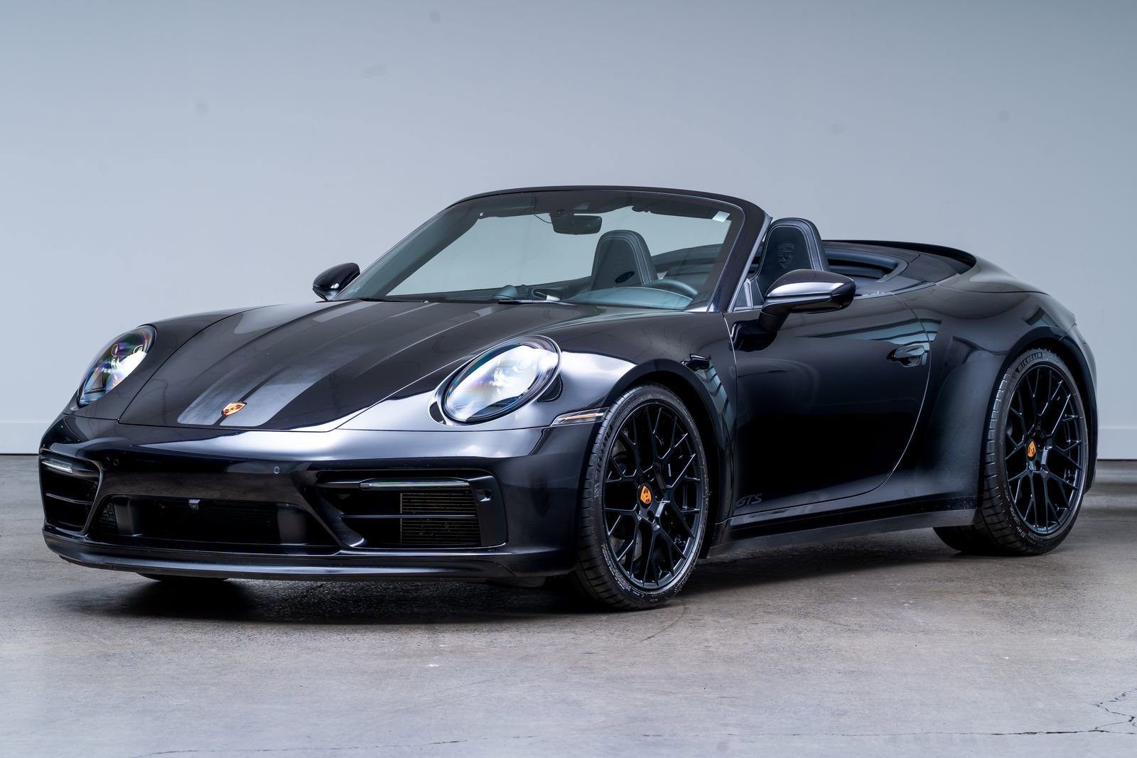 Used 2022 Porsche 911 Carrera GTS RWD image 3