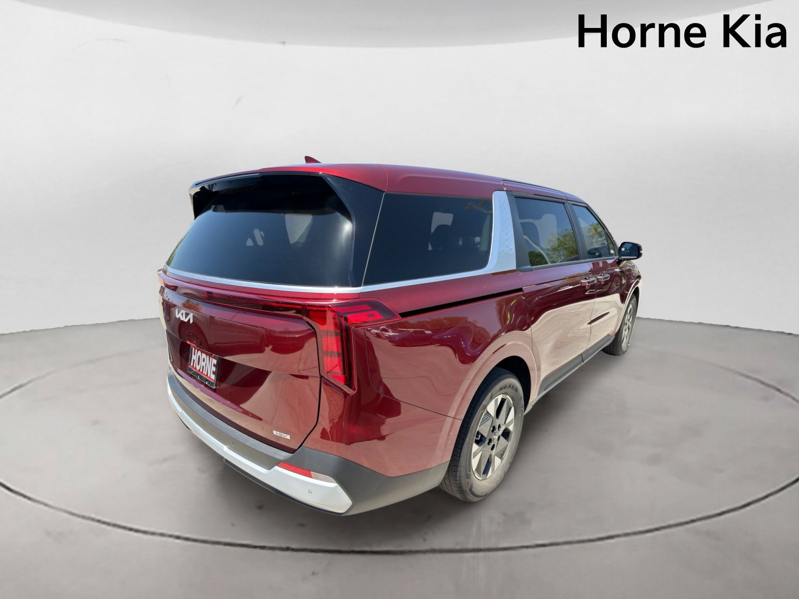 New 2026 Kia Carnival LXS FWD image 4