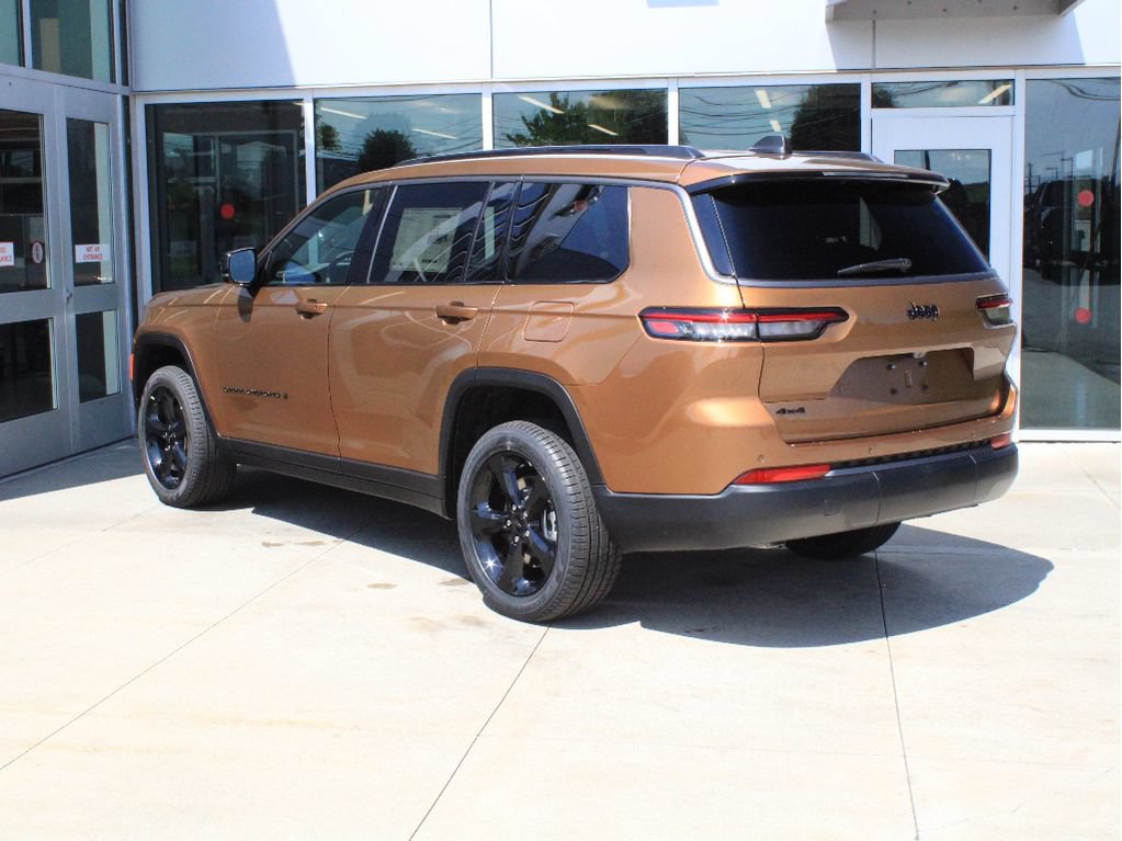 New 2026 Jeep Grand Cherokee L Limited w/ Limited Altitude Package AWD/4WD image 8