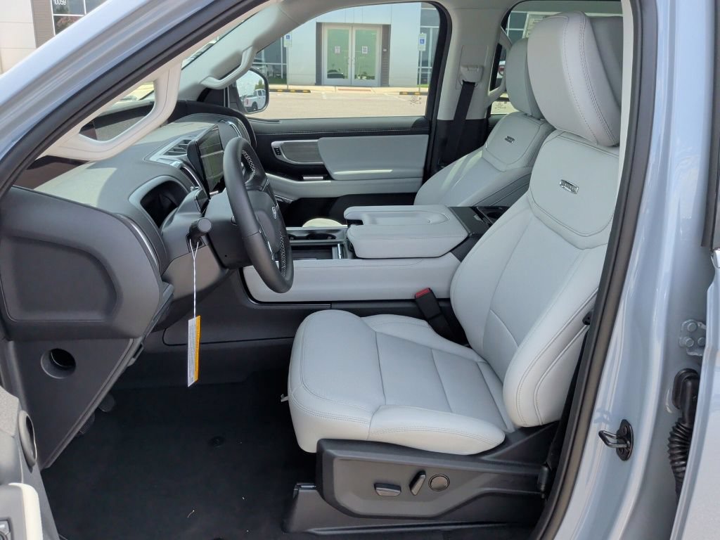 New 2027 Ford Expedition Platinum w/ Driver's Package RWD image 14