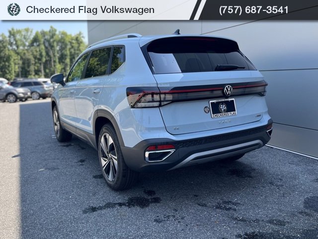 New 2025 Volkswagen Taos SE image 17