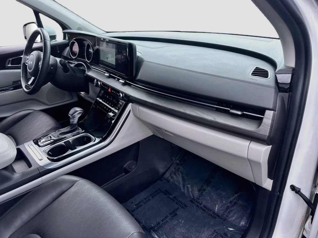 Certified 2024 Kia Carnival EX FWD image 30