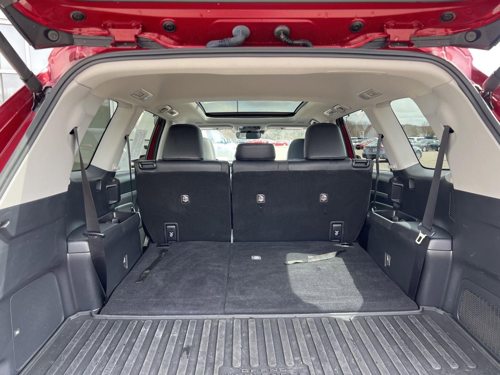 Used 2024 Toyota Grand Highlander Limited AWD/4WD image 14