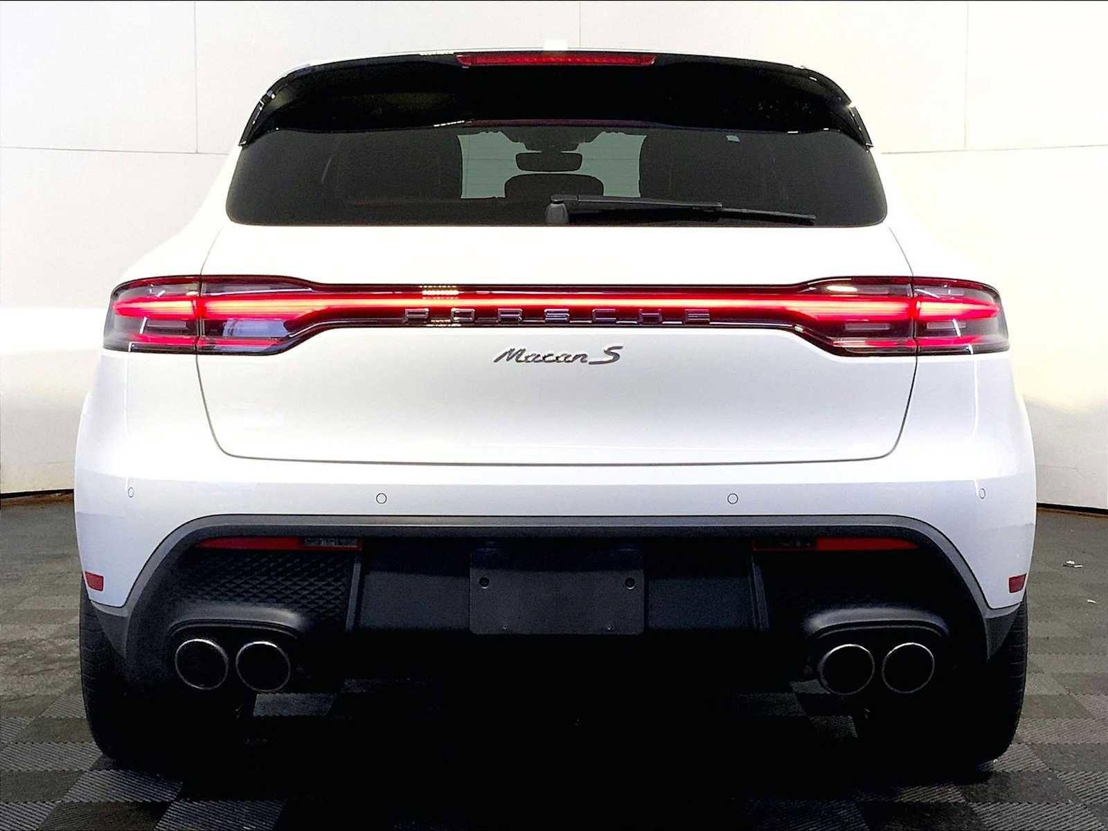 Certified 2023 Porsche Macan S w/ Premium Package Plus image 6