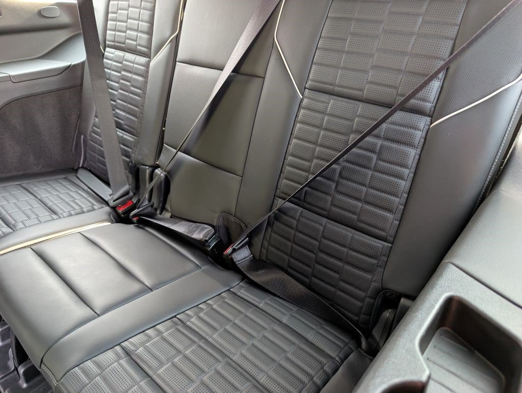 Certified 2024 Cadillac Escalade Sport Platinum w/ LPO, ONYX Package AWD/4WD image 24