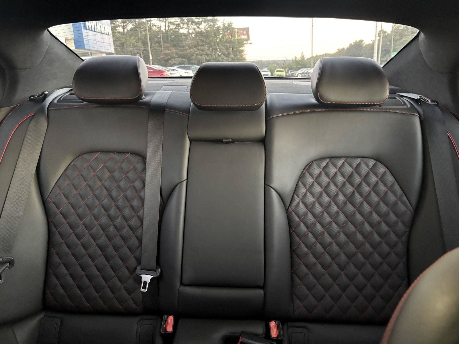 Used 2019 Genesis G70 3.3T image 22