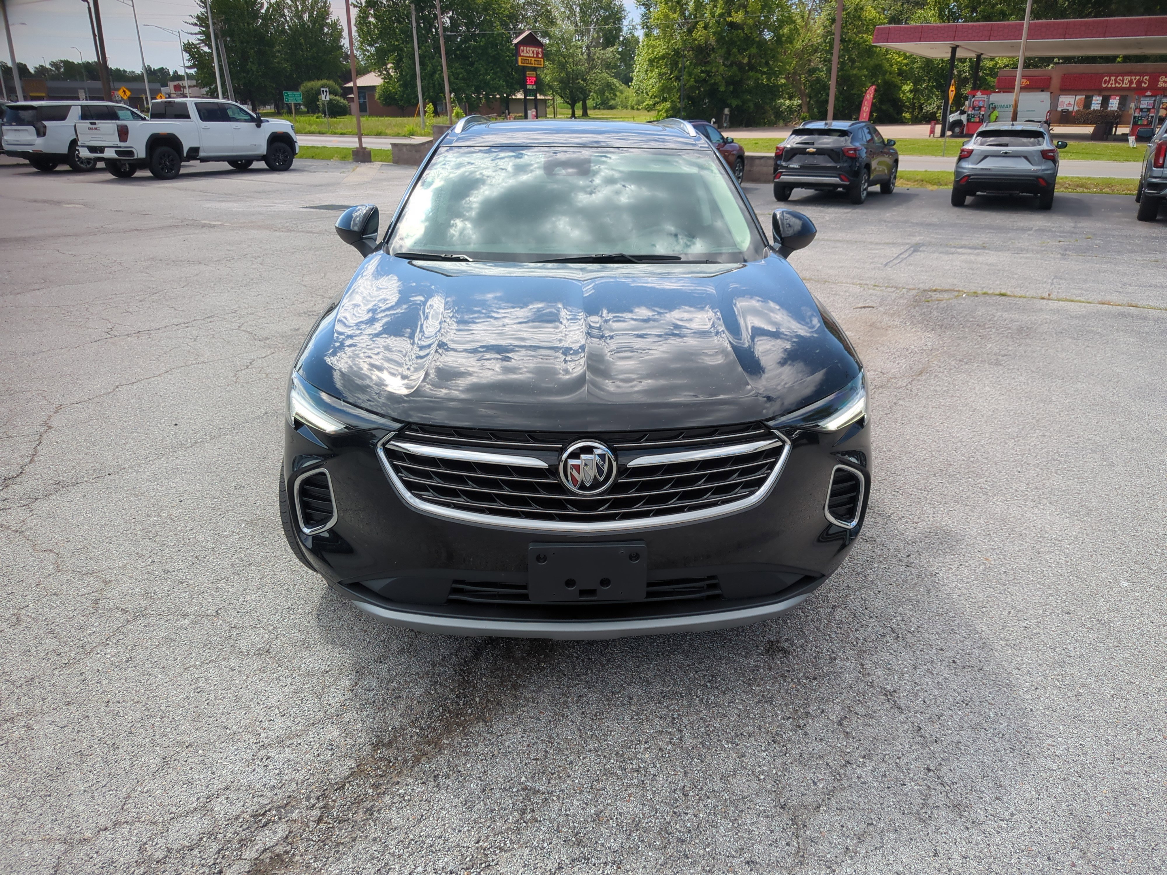 Used 2022 Buick Envision Essence w/ Safety Package image 2