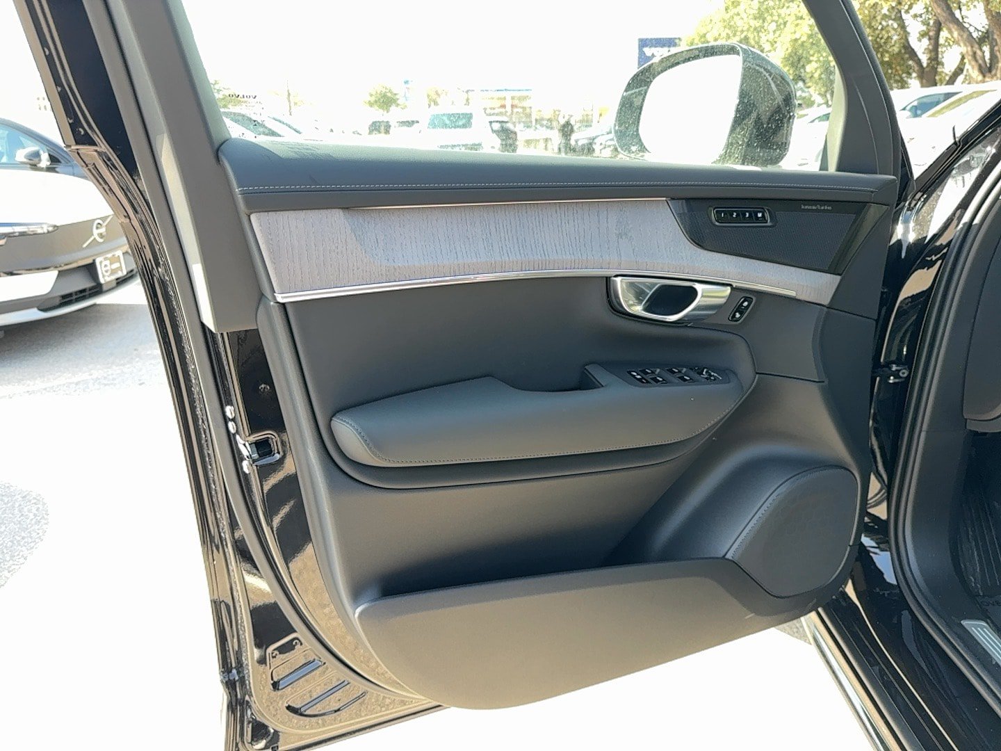 New 2026 Volvo XC90 B6 Ultra w/ Lounge Package AWD/4WD image 9
