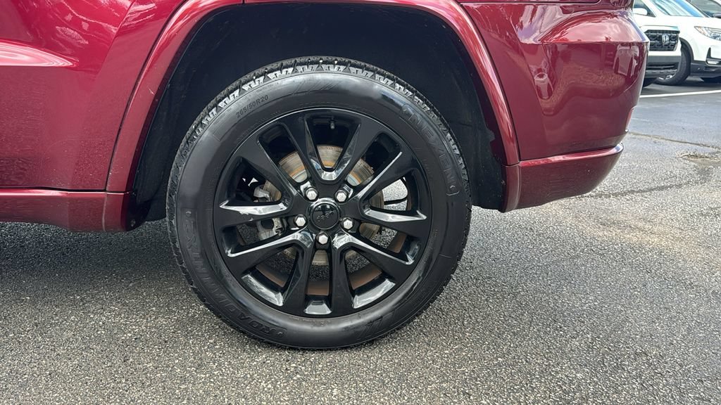 Used 2017 Jeep Grand Cherokee Altitude AWD/4WD image 9