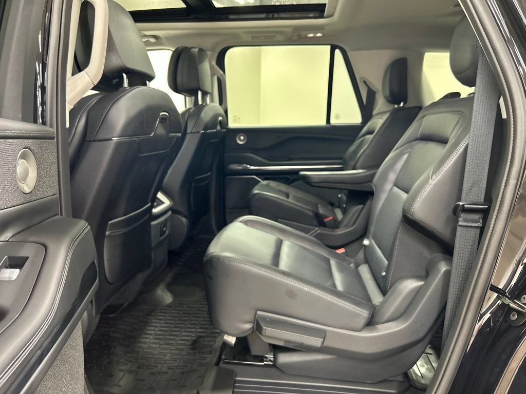 Used 2026 Lincoln Navigator L Reserve AWD/4WD image 29