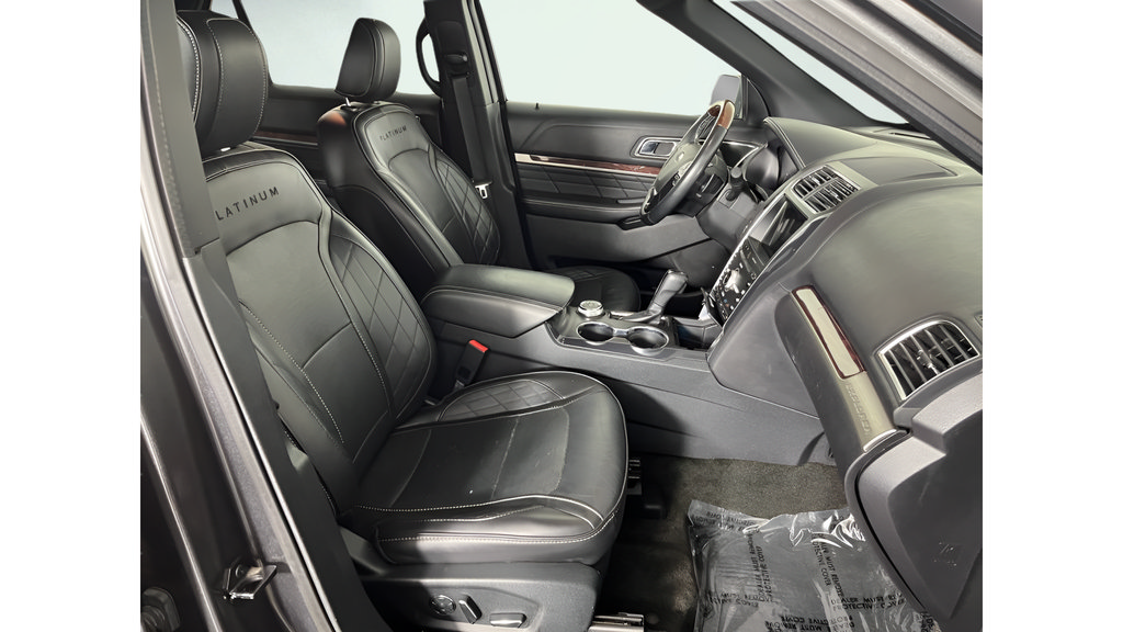 Used 2018 Ford Explorer Platinum AWD/4WD image 16