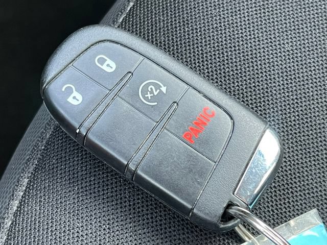 Used 2022 Jeep Renegade Trailhawk AWD/4WD image 31