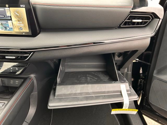 New 2025 Nissan Kicks SR w/ SR Premium Package image 31