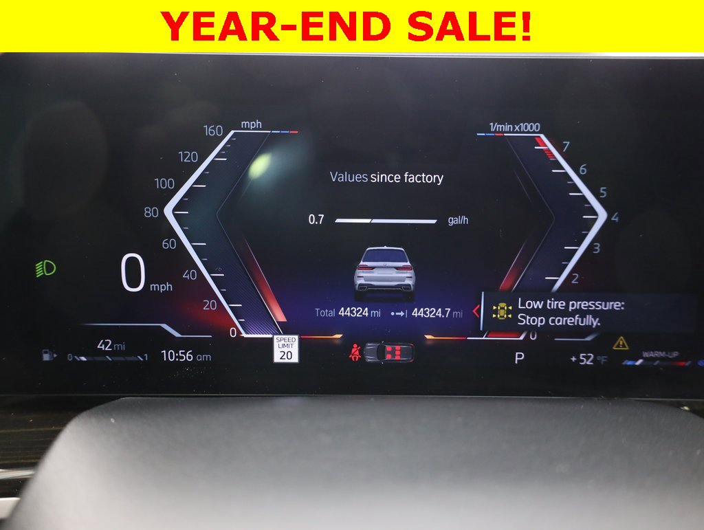 Used 2023 BMW X7 xDrive40i w/ Executive Package image 14