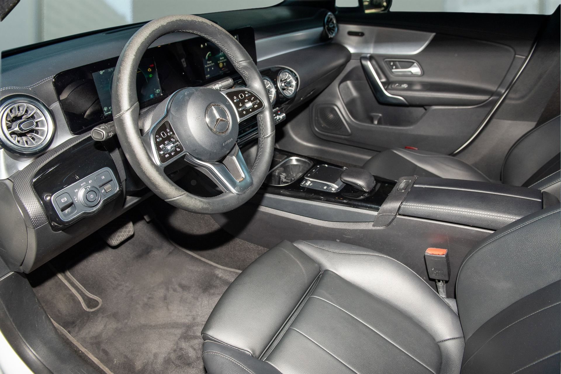 Used 2022 Mercedes-Benz CLA 250 image 5