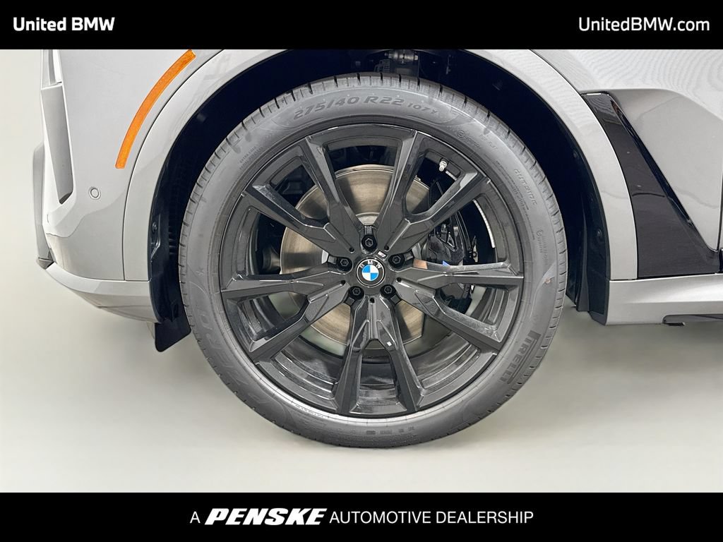 New 2027 BMW X7 xDrive40i w/ M Sport Package AWD/4WD image 2