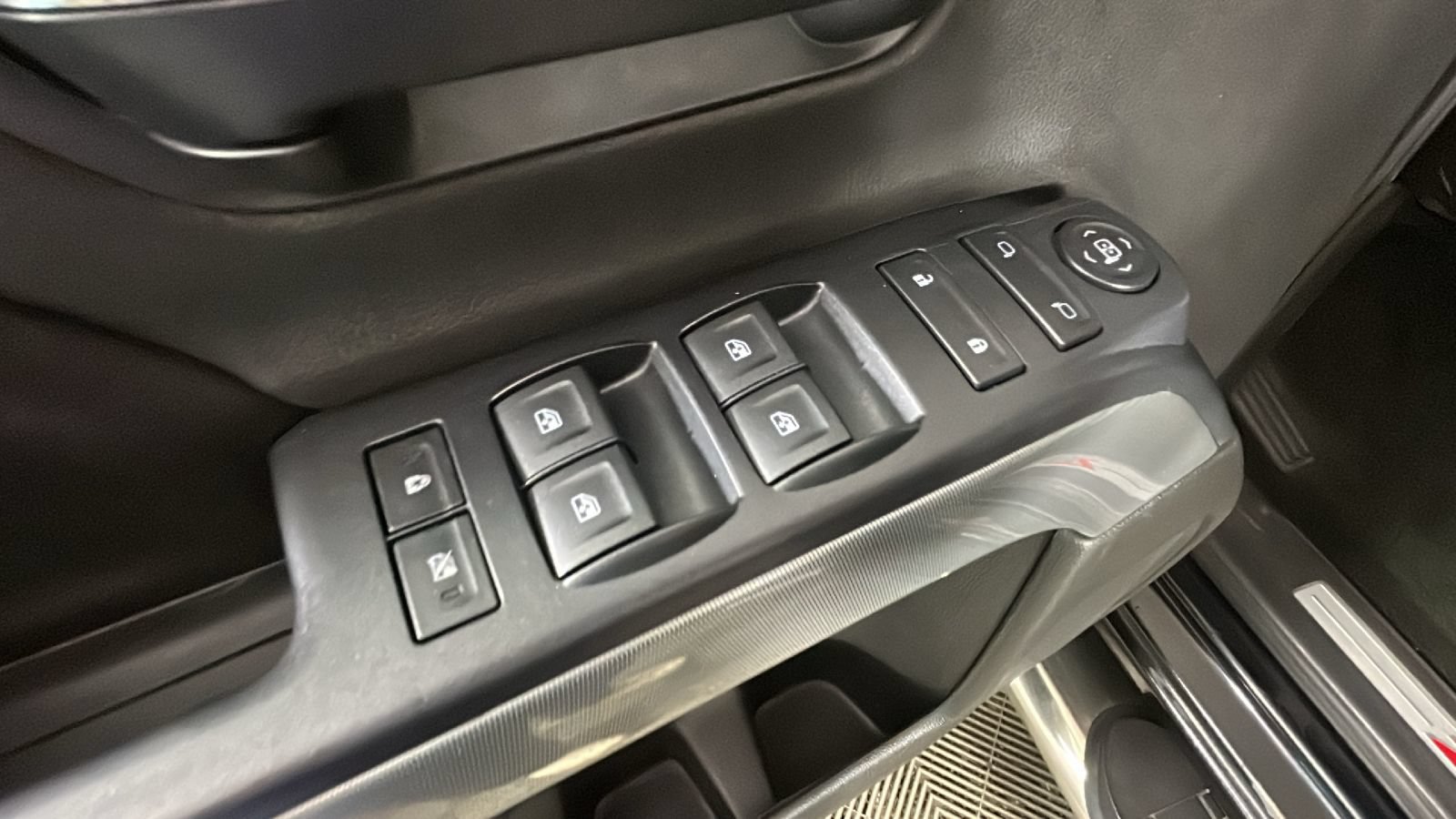 Used 2014 Chevrolet Silverado 1500 LT w/ All Star Edition AWD/4WD image 13