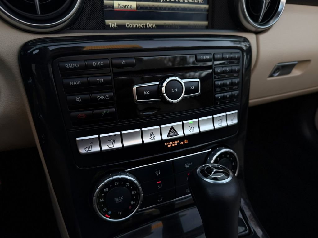 Used 2015 Mercedes-Benz SLK 350 image 38