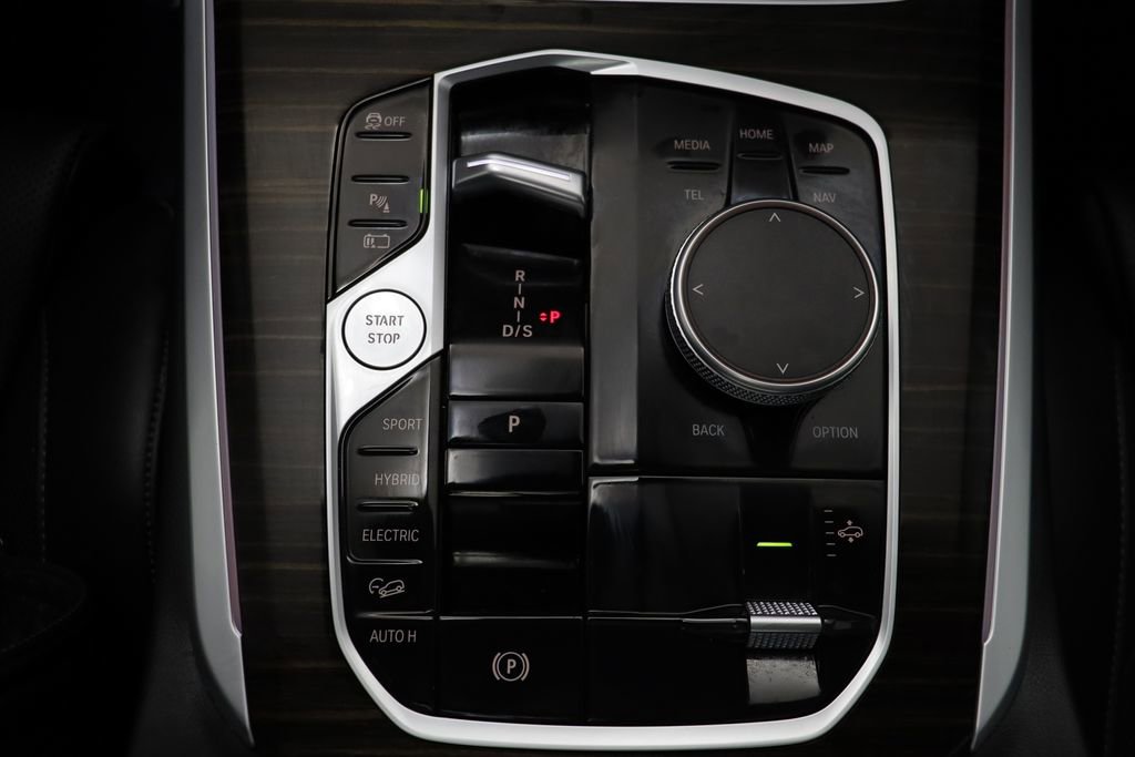 Certified 2025 BMW X5 xDrive50e image 11