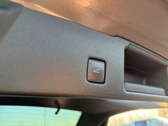 Certified 2023 Ford Escape Platinum w/ Premium Technology Package image 12