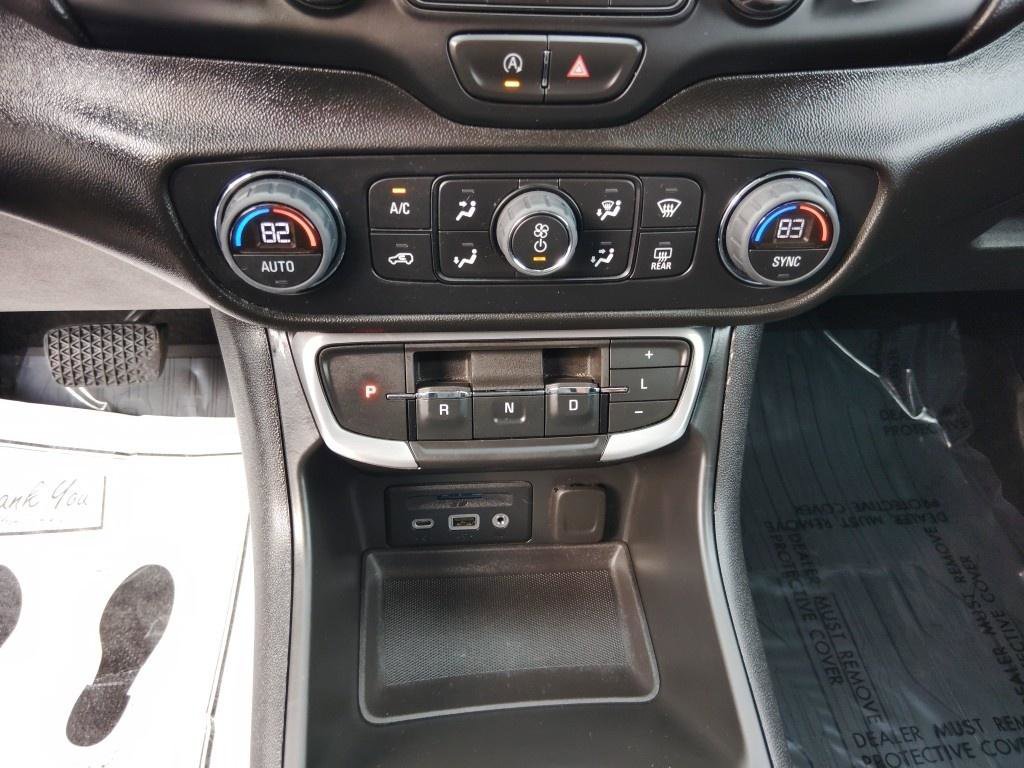 Used 2023 GMC Terrain SLT w/ Tech Package image 21