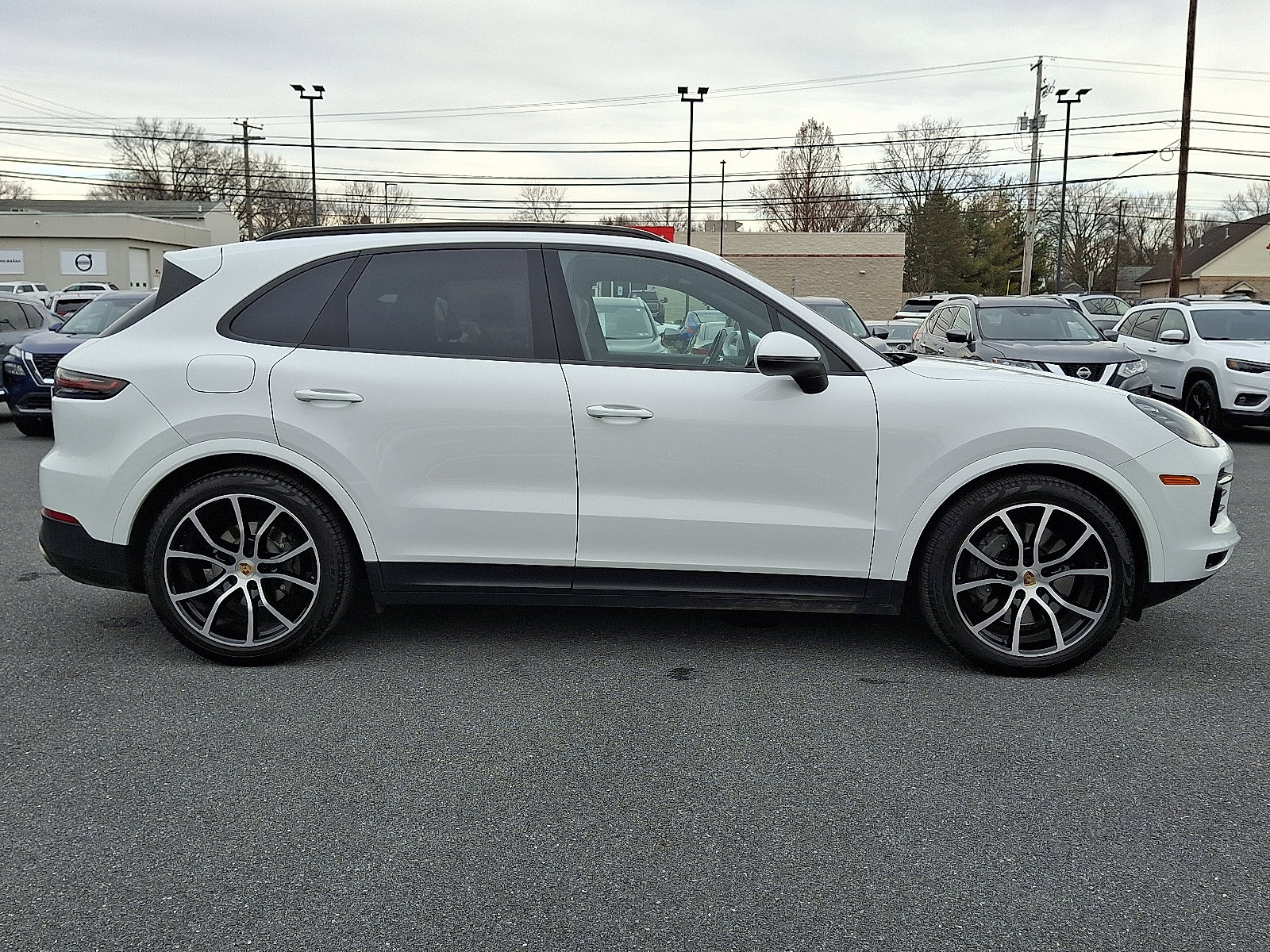 Used 2023 Porsche Cayenne S image 9