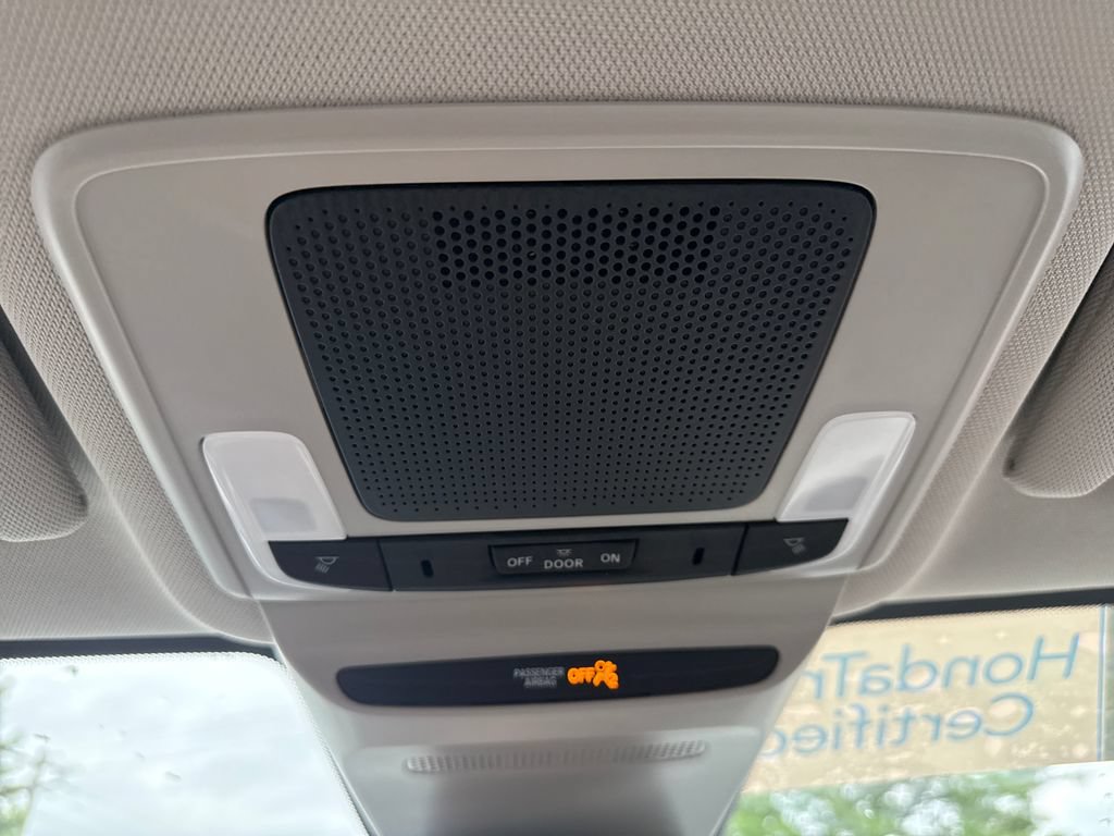Certified 2025 Honda HR-V LX image 35