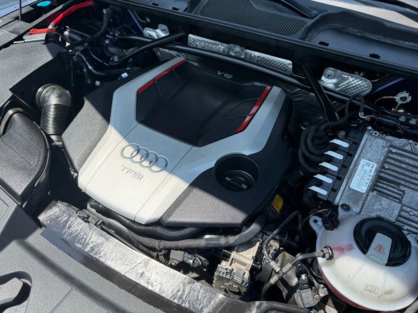 Used 2018 Audi SQ5 Premium Plus w/ Navigation Package image 50