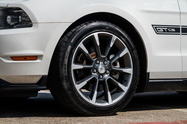 Used 2012 Ford Mustang GT Premium w/ Electronics Pkg RWD image 39