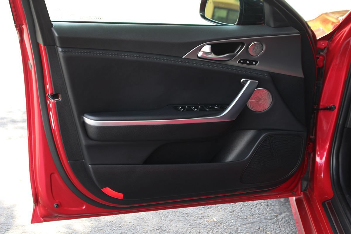 Used 2018 Kia Stinger GT2 RWD image 11