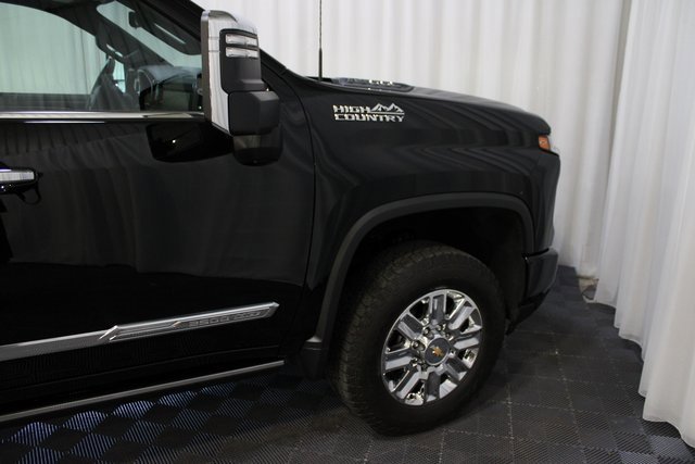 Used 2024 Chevrolet Silverado 2500 High Country w/ High Country Premium Package image 11