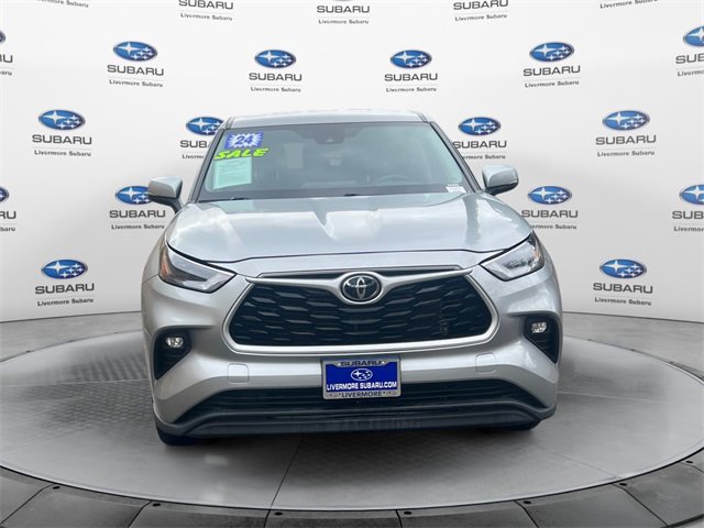 Used 2024 Toyota Highlander LE image 2