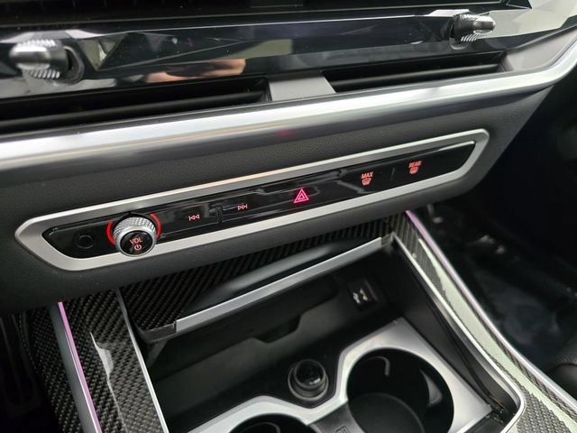 Used 2025 BMW X7 M60i AWD/4WD image 36