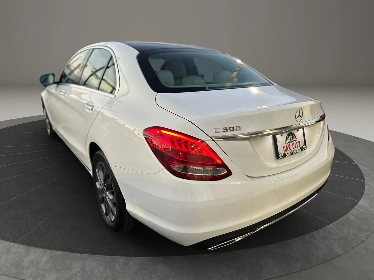 Used 2018 Mercedes-Benz C 300 4MATIC Sedan image 7