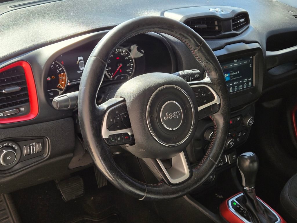 Used 2019 Jeep Renegade Trailhawk w/ Cold Weather Group II AWD/4WD image 9