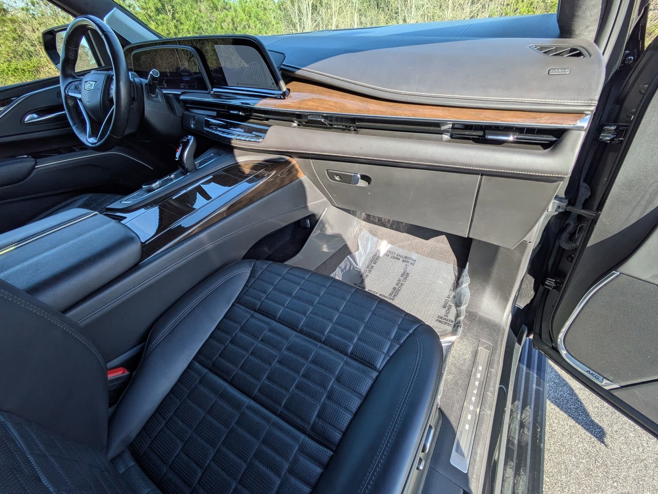 Used 2023 Cadillac Escalade Sport Platinum w/ Heavy-Duty Trailer Package image 31